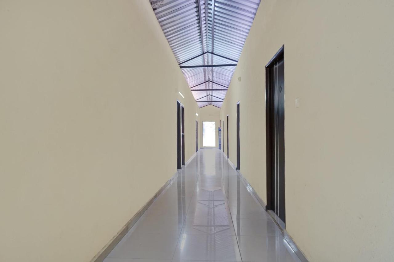 Hotel Oyo Flagship Sai Satyam Pune