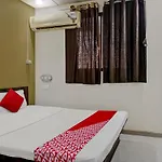 Oyo Flagship Sai Satyam Lodge