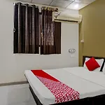 Oyo Flagship Sai Satyam Lodge
