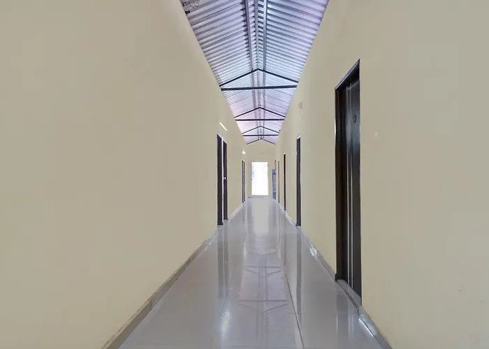 Oyo Flagship Sai Satyam Lodge
